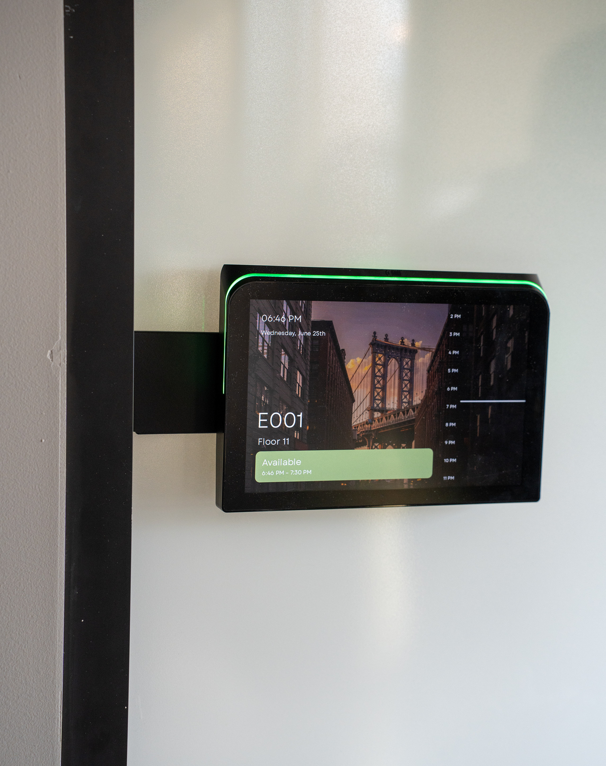 Embrava Room Sign – HID